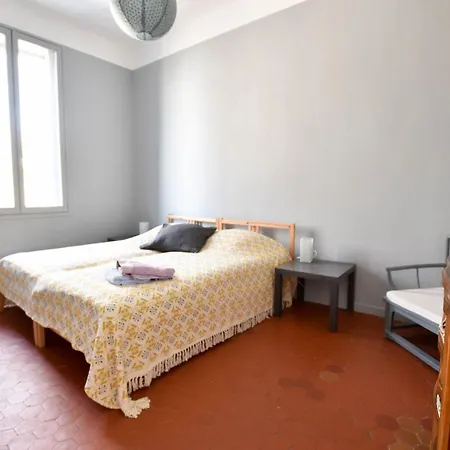 Palmeira, Piscine - Parking - Clim * Arles